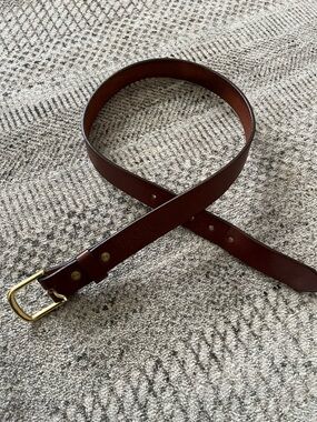 Men's Tanner goods Brown Leather Belt with Brass Buckle - Classic Everyday Style